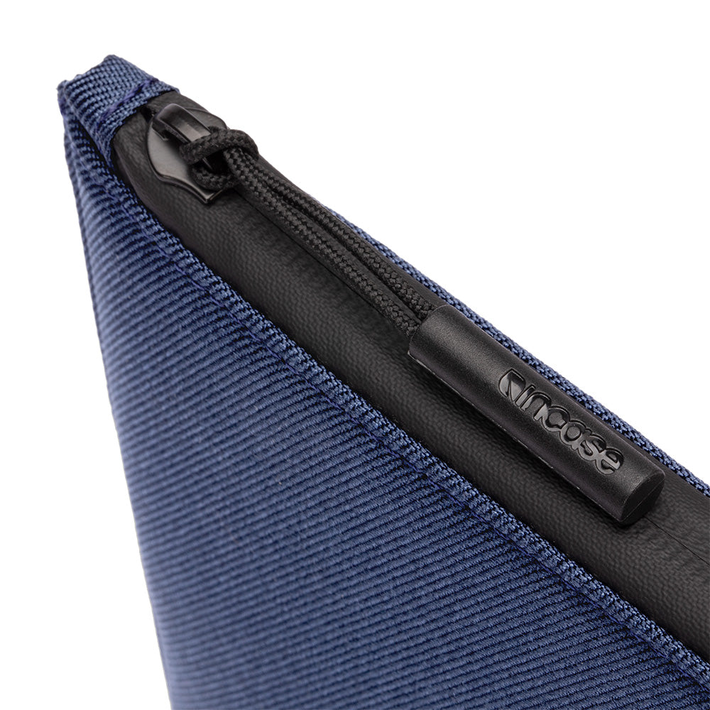 Navy | Facet Sleeve with Recycled Twill for MacBook Pro (16-inch & 15-inch, 2019) - Navy